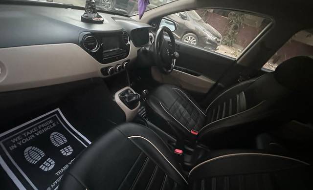 https://images10.gaadi.com/usedcar_image/4592483/original/e7a33cea3feaa9a57892d759cd1651bb.jpg?imwidth=6401