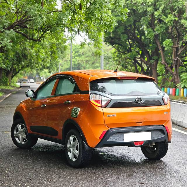 https://images10.gaadi.com/usedcar_image/4592486/original/processed_b60337e7e47f6334f6a60a51ee72423f.jpg?imwidth=6401