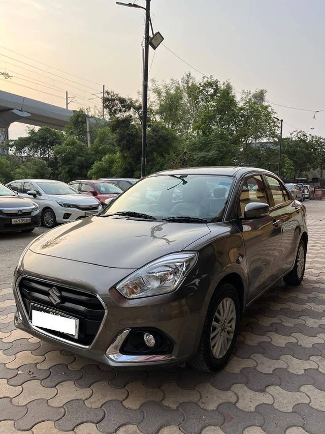 https://images10.gaadi.com/usedcar_image/4592488/original/processed_32f26e52e059f86893db89f2ca6ff184.jpg?imwidth=6402