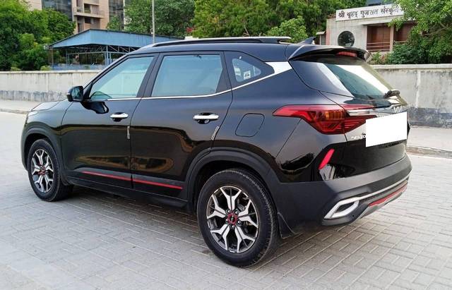 https://images10.gaadi.com/usedcar_image/4592492/original/processed_0652578cf0140d36f33a790a003f2319.jpg?imwidth=6402