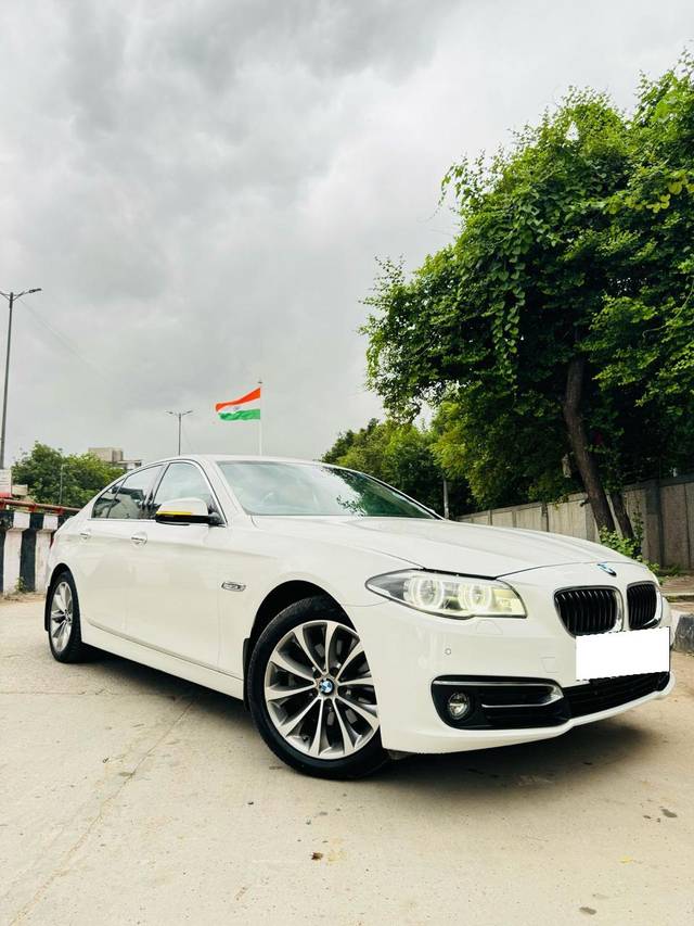 https://images10.gaadi.com/usedcar_image/4592497/original/processed_34d9fc2e016dad5ccab6fcb0d3bd81cc.jpeg?imwidth=6400