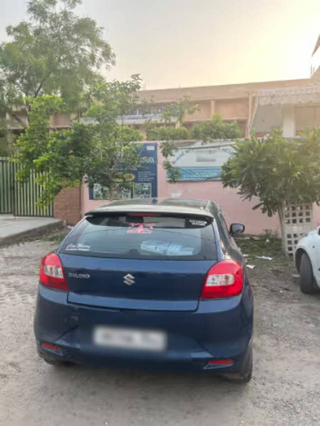 https://images10.gaadi.com/usedcar_image/4592514/original/c5b1c3be-1568-4341-9517-f59da968466d.png?imwidth=6402