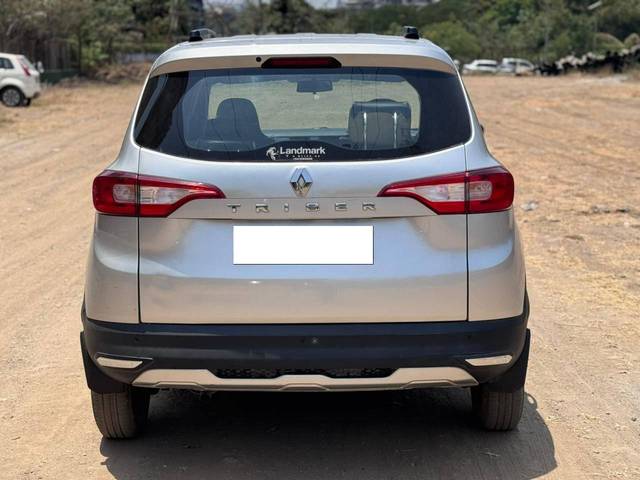 https://images10.gaadi.com/usedcar_image/4592527/original/processed_ba8e1315dd2f9b902741baf6e57d37f8.jpg?imwidth=6402