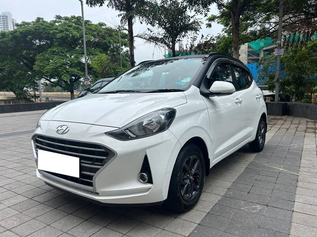 https://images10.gaadi.com/usedcar_image/4592543/original/processed_d0de3985735f46865b662db3bdcd3366.jpg?imwidth=6402