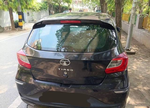 https://images10.gaadi.com/usedcar_image/4592544/original/processed_570e4acb-5770-4f50-9a20-e090c12da116.jpg?imwidth=6401