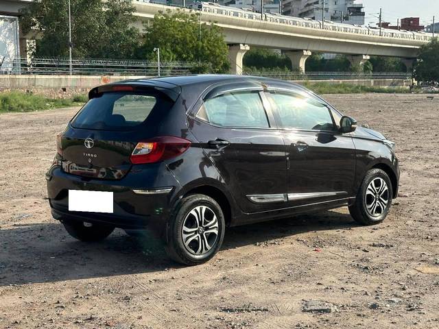 https://images10.gaadi.com/usedcar_image/4592544/original/processed_e64e196bd72be8b8b717cd8fa71a391e.jpg?imwidth=6402