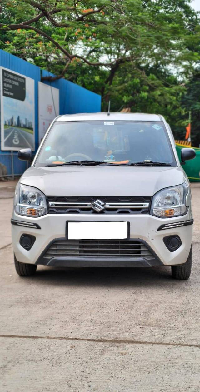 https://images10.gaadi.com/usedcar_image/4592549/original/processed_9fbef819ecbf1abafce9f50025dcda10.jpg?imwidth=6400