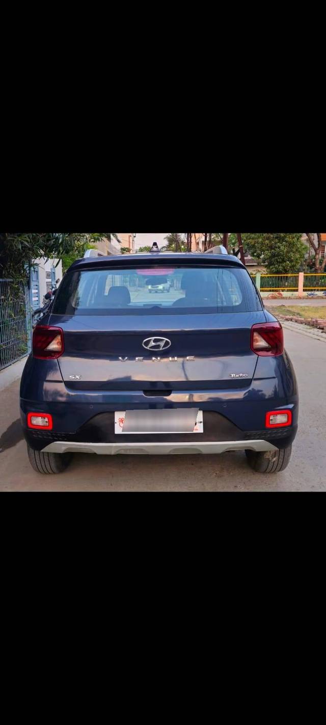 https://images10.gaadi.com/usedcar_image/4592555/original/processed_7563320212da734ff63c4f504e0f2d81.jpeg?imwidth=6401