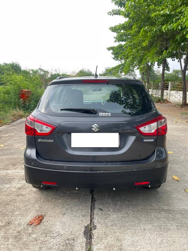 https://images10.gaadi.com/usedcar_image/4592556/original/processed_9006ebb8b9eb74bc4b5d6031853cd65a.jpg?imwidth=6401