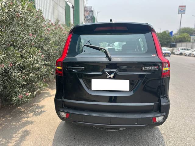 https://images10.gaadi.com/usedcar_image/4592560/original/processed_36d86123-4bc4-461e-b3fc-96dcfa4e4e24.jpg?imwidth=6402