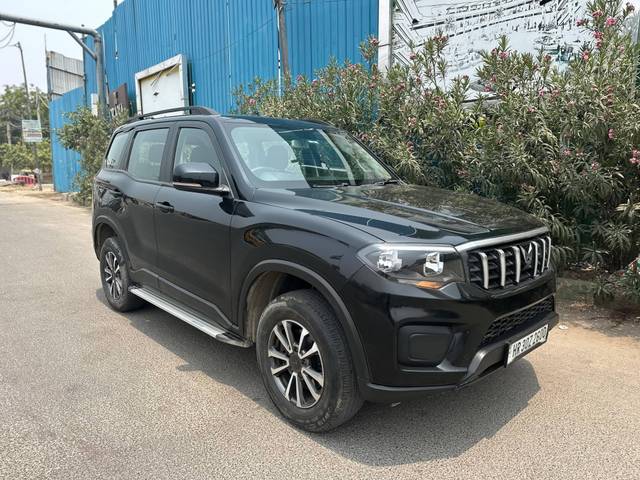 https://images10.gaadi.com/usedcar_image/4592560/original/processed_e196d8ae-9140-48b2-aa87-7bed1ce6b61c.jpg?imwidth=6400