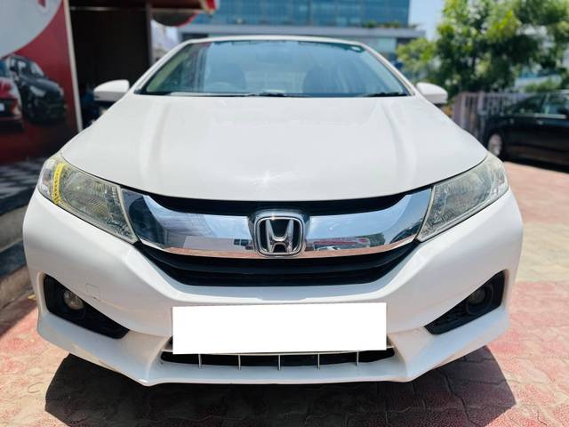 https://images10.gaadi.com/usedcar_image/4592588/original/processed_391765cfdaa4a35332f47460e17eb9f8.jpg?imwidth=6402
