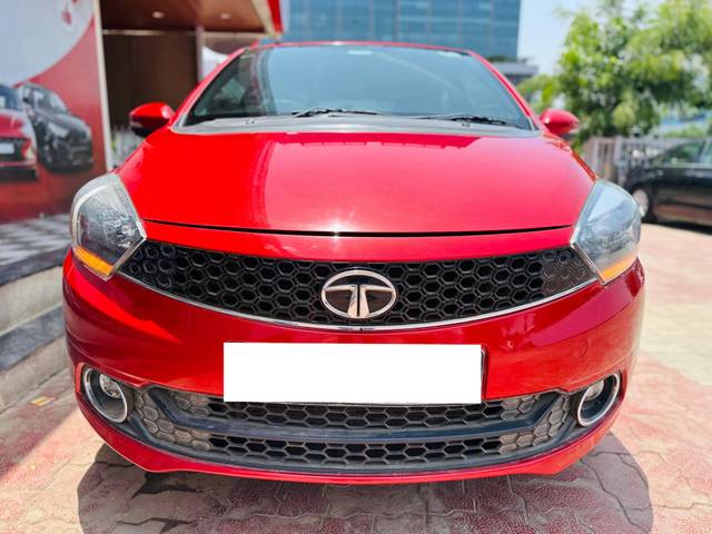 https://images10.gaadi.com/usedcar_image/4592591/original/processed_c4d6c280fe99571594505f5ba072bf5e.jpg?imwidth=6402