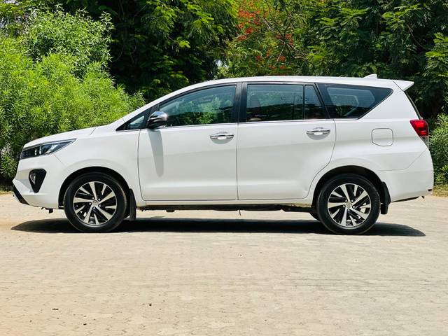 https://images10.gaadi.com/usedcar_image/4592592/original/0d906dd4ccabd16577e27f3201d3b0ce.jpg?imwidth=6402