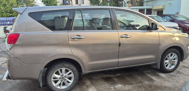 https://images10.gaadi.com/usedcar_image/4592593/original/processed_ddd98e45e90134310c1474616bf5f63d.jpg?imwidth=6402