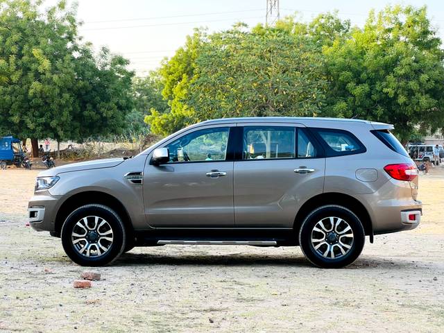 https://images10.gaadi.com/usedcar_image/4592673/original/dd2e0691cc2e8c46114fff44caa868a2.jpg?imwidth=6402