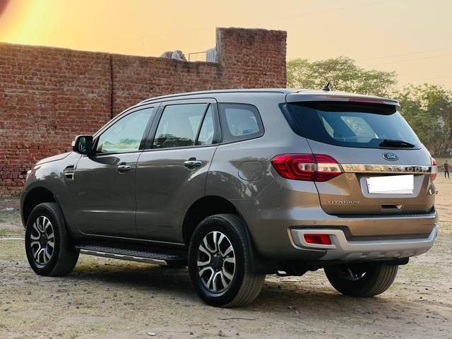 https://images10.gaadi.com/usedcar_image/4592673/original/processed_9f5182d6626d1ccef3115ab89fd8778d.jpg?imwidth=6402