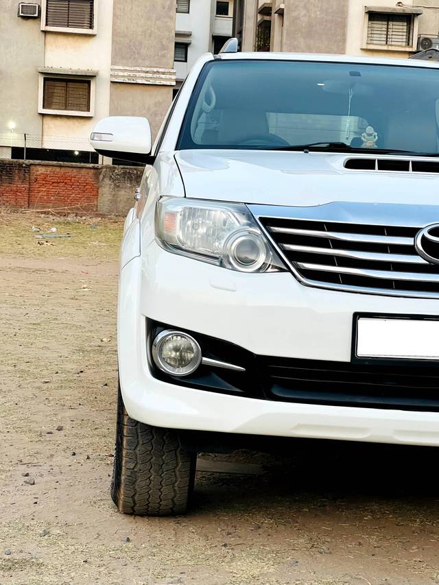 https://images10.gaadi.com/usedcar_image/4592677/original/processed_240e8e4bacd78ebb9b818c027a2ccf42.jpg?imwidth=6400