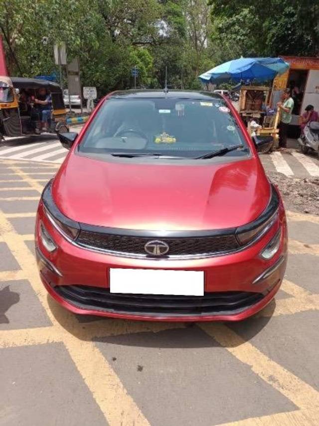 https://images10.gaadi.com/usedcar_image/4592709/original/processed_93090d47-56f3-4ffe-a6ad-d6d0c35d5a14.jpeg?imwidth=6400