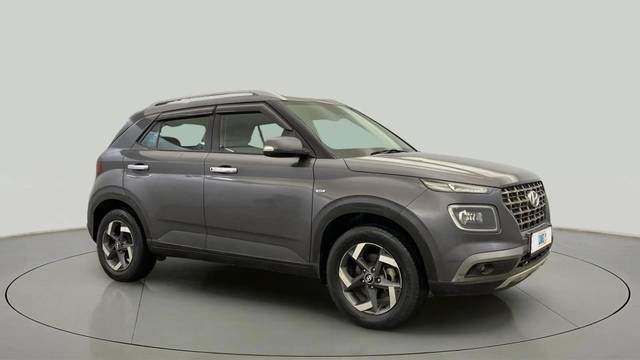 https://images10.gaadi.com/usedcar_image/4592720/original/aa4e3d81affdf78c63843eff9cbff885.jpg?imwidth=6400