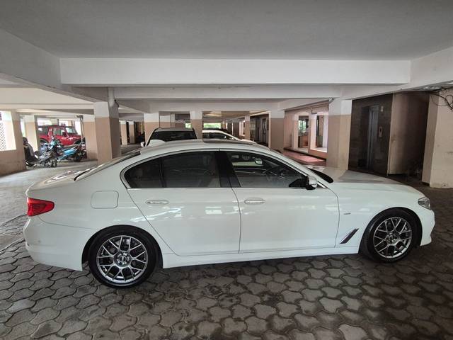 https://images10.gaadi.com/usedcar_image/4592732/original/a53501ddb274363f0ed5738fd6bbec6e.jpg?imwidth=6401