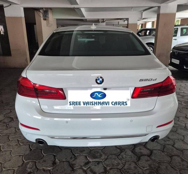 https://images10.gaadi.com/usedcar_image/4592732/original/processed_eb1af6f343658a084453f1e3eb531684.jpg?imwidth=6402