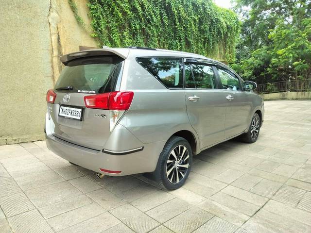 https://images10.gaadi.com/usedcar_image/4592742/original/processed_8de932dda6f1ea6463a7693139900b12.jpg?imwidth=6402