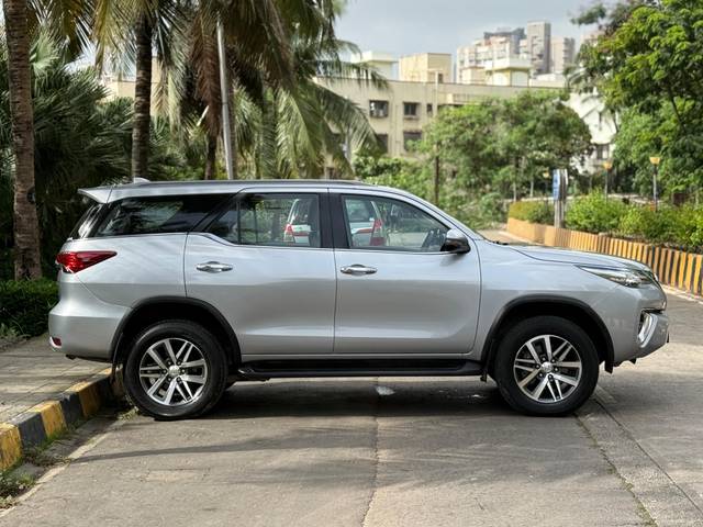 https://images10.gaadi.com/usedcar_image/4592746/original/25f4933bb1285c68d025b63e26591a01.jpg?imwidth=6401