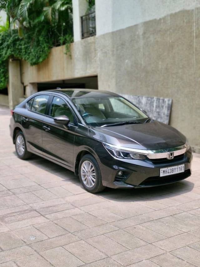 https://images10.gaadi.com/usedcar_image/4592749/original/processed_a37887b32bd7672d556cecaa8e50e3a3.jpg?imwidth=6400
