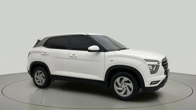 https://images10.gaadi.com/usedcar_image/4592764/original/5032f851634f3497f87aa2cf790e1e8e.jpg?imwidth=6400