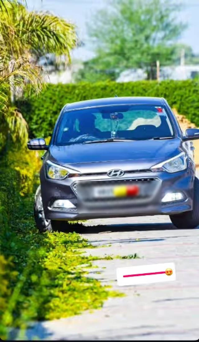 https://images10.gaadi.com/usedcar_image/4592837/original/f9635790-5eb7-4261-8b5a-a4d071d0b5ad.png?imwidth=6400
