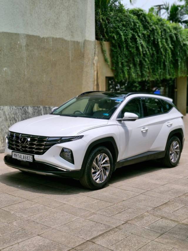 https://images10.gaadi.com/usedcar_image/4592839/original/processed_d59e3134aee0d10bb1dc7ad4907fd196.jpg?imwidth=6402