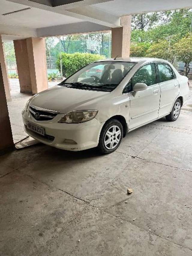 https://images10.gaadi.com/usedcar_image/4592840/original/processed_c55bb75f-9a90-494c-9eca-7605a6779998.jpeg?imwidth=6402
