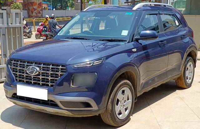https://images10.gaadi.com/usedcar_image/4592858/original/processed_791b2b543cb57c3748f262cb891e6889.jpeg?imwidth=6402