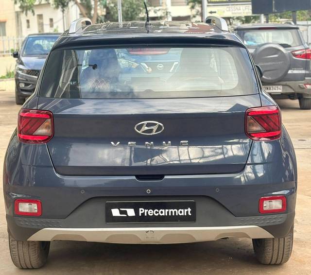 https://images10.gaadi.com/usedcar_image/4592858/original/processed_a43d1d1f2f99434908f2e311fd02b6f4.jpeg?imwidth=6401