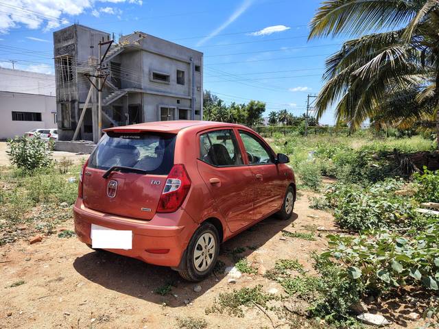 https://images10.gaadi.com/usedcar_image/4592876/original/processed_adb44ef2-9b98-421f-a325-616e84e086f9.jpg?imwidth=6402