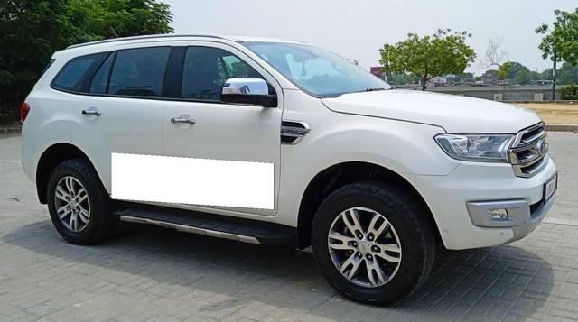 https://images10.gaadi.com/usedcar_image/4592877/original/processed_2b170c6c0aa1847e675160f387e10afa.jpg?imwidth=6400