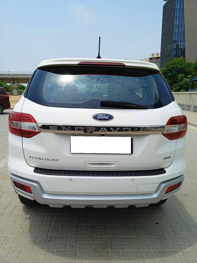 https://images10.gaadi.com/usedcar_image/4592877/original/processed_859d0f2d71bde2f5137e627c216e9513.jpg?imwidth=6402