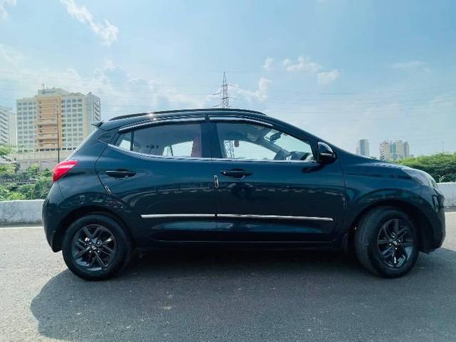 https://images10.gaadi.com/usedcar_image/4592894/original/processed_59e460a2-4205-443a-a433-e119cbabba03.jpeg?imwidth=6401
