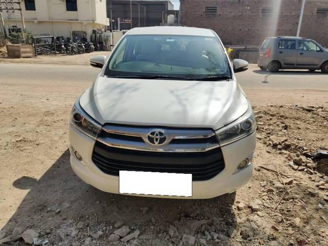https://images10.gaadi.com/usedcar_image/4592900/original/processed_076b84ff-2bfd-4698-a827-0aae811c7548.jpeg?imwidth=6400