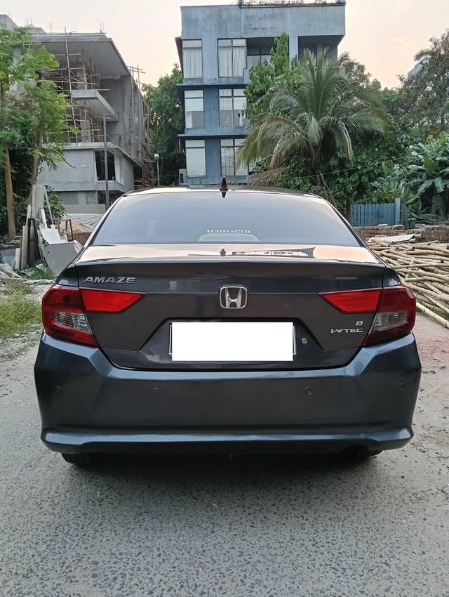https://images10.gaadi.com/usedcar_image/4592901/original/processed_44e8b4ea6afca3f529ec906a0b2b2b0d.jpg?imwidth=6402