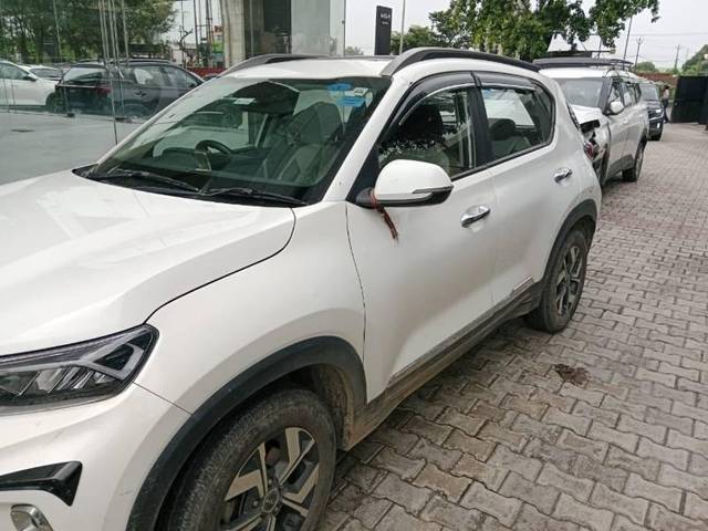 https://images10.gaadi.com/usedcar_image/4592958/original/processed_a4b34837-155f-4e99-8f3b-6f7756194670.jpg?imwidth=6400