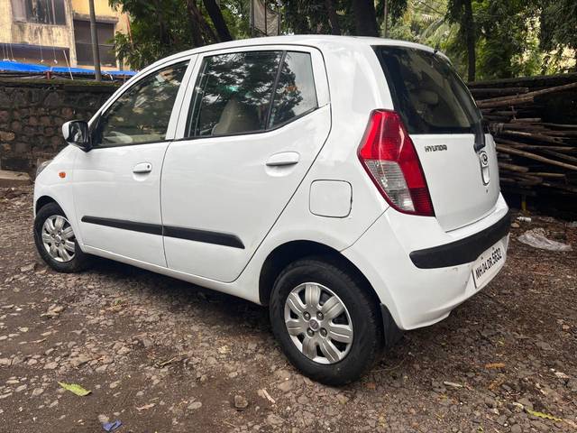 https://images10.gaadi.com/usedcar_image/4592969/original/processed_1502aef69ee303be60139431892e9f1f.jpg?imwidth=6402