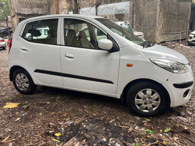 https://images10.gaadi.com/usedcar_image/4592969/original/processed_dfe4314a867617a162a4ef6aecc0e7b2.jpg?imwidth=6401