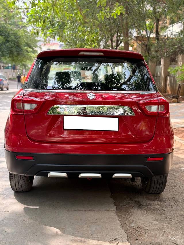 https://images10.gaadi.com/usedcar_image/4592977/original/processed_eb627ae1-446c-4437-9036-54a1529c65c5.jpg?imwidth=6402