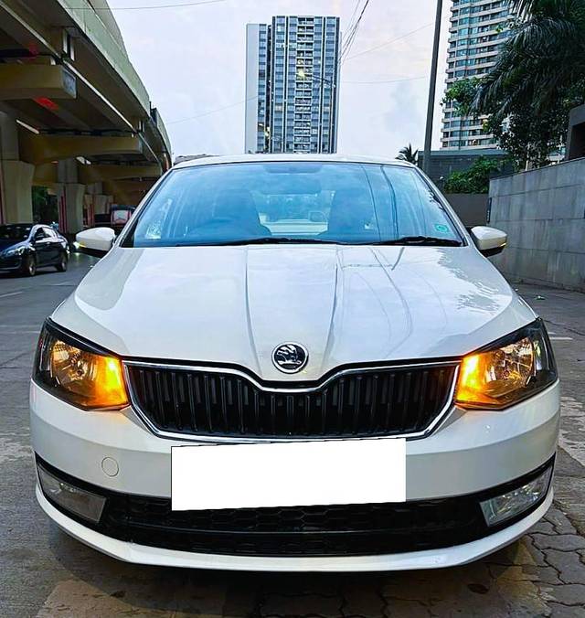 https://images10.gaadi.com/usedcar_image/4593005/original/processed_0d4a74c4d69a6936fea9783f4261e9b1.jpeg?imwidth=6401