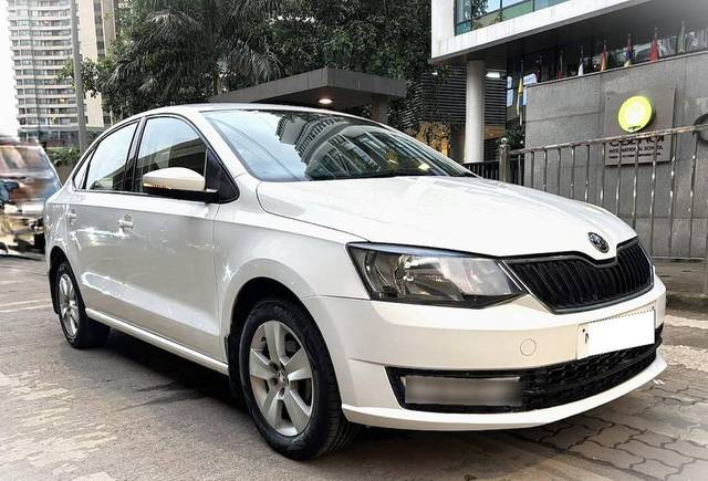 https://images10.gaadi.com/usedcar_image/4593005/original/processed_ce12dc5f8840f023ce1ca806ad0d2d38.jpeg?imwidth=6400