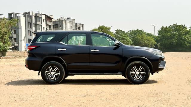 https://images10.gaadi.com/usedcar_image/4593027/original/51808446d163123808b9086c7f6fc202.jpg?imwidth=6401