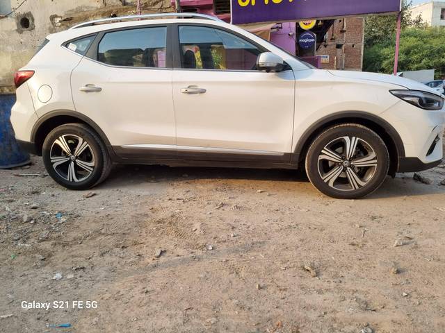 https://images10.gaadi.com/usedcar_image/4593028/original/processed_1d05d3beb9ef09560ca7fc13eec244dc.jpg?imwidth=6401