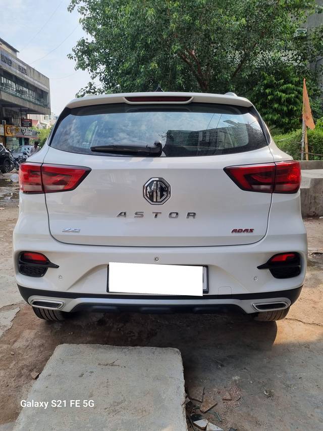 https://images10.gaadi.com/usedcar_image/4593028/original/processed_d9834a5ee90a75a2d2d94776230f8a8a.jpg?imwidth=6401